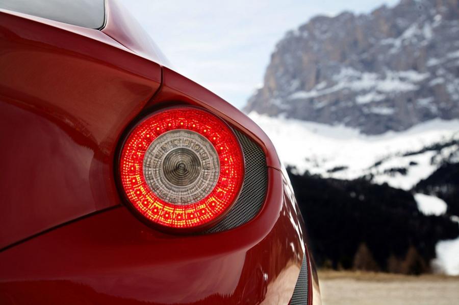  Ferrari FF 2011 года  (фото 144 из 195)